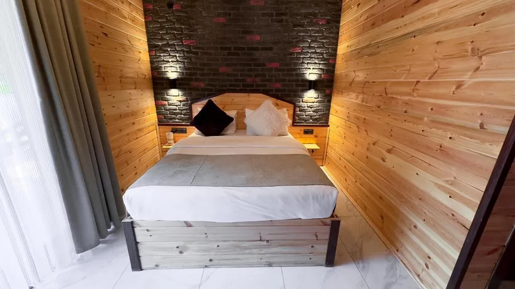 Deluxe Oda Jakuzi, Şömine, Balkon