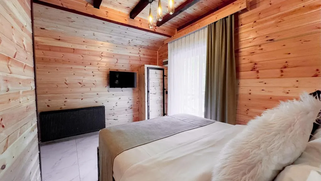 Deluxe Oda Jakuzi, Şömine, Balkon