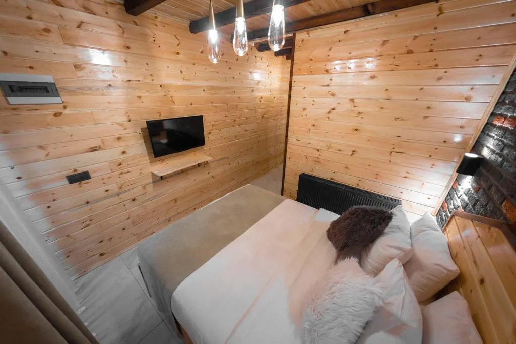 Deluxe Balkonlu Jakuzili Şömineli