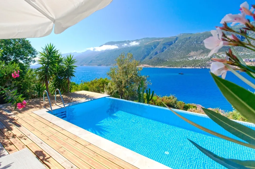 Deluxe Tek Büyük Yataklı Oda, Kişiye Özel Havuzlu