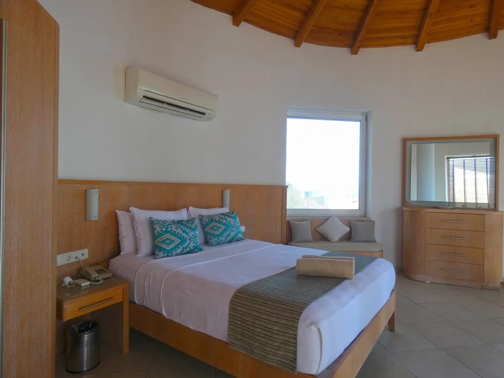 Waterfront Suites with Private Pool