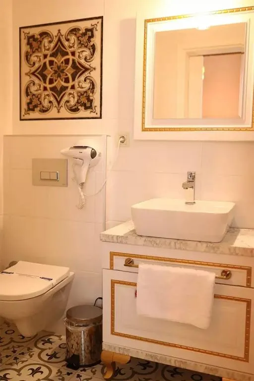 Standart Oda,Kara Manzaralı,Balkonlu