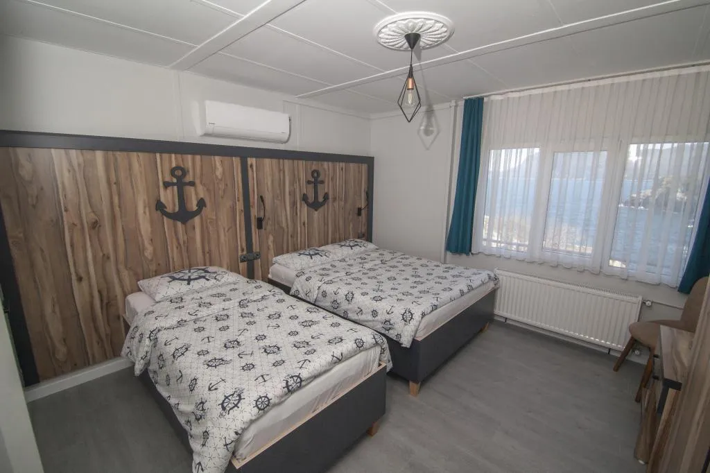 Standart Üç Kişilik Oda,Deniz Manzaralı