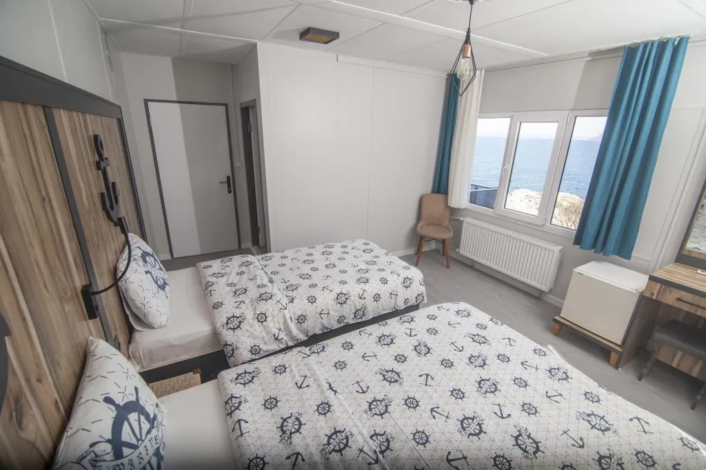 Standart Üç Kişilik Oda,Deniz Manzaralı