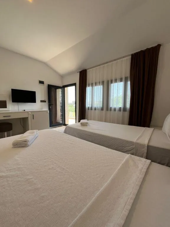 Standart Oda Anex Bina,Deniz ve Havuz Manzaralı,Teraslı