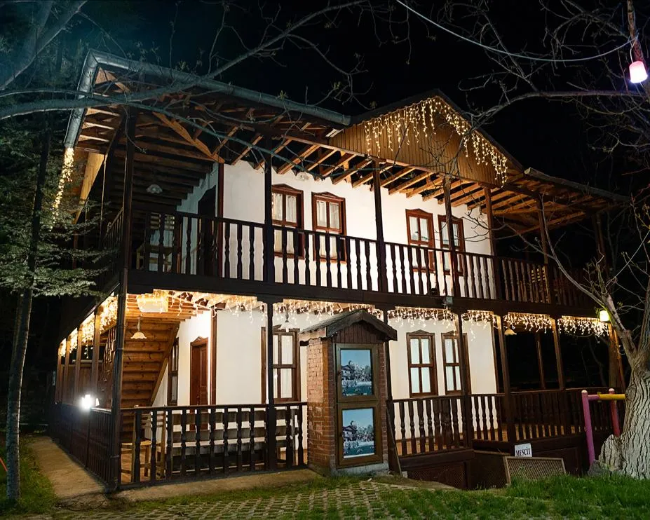 Standart Oda Balkonlu,Bahçe Manzaralı,Balkonlu
