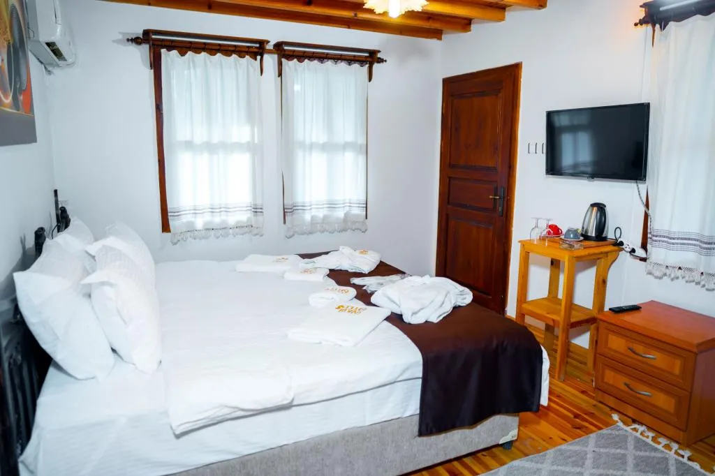 Standart Oda Balkonlu,Bahçe Manzaralı,Balkonlu