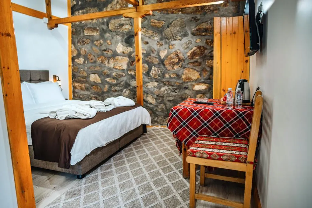 Standart Taş Oda,Bahçe Manzaralı,Balkonsuz