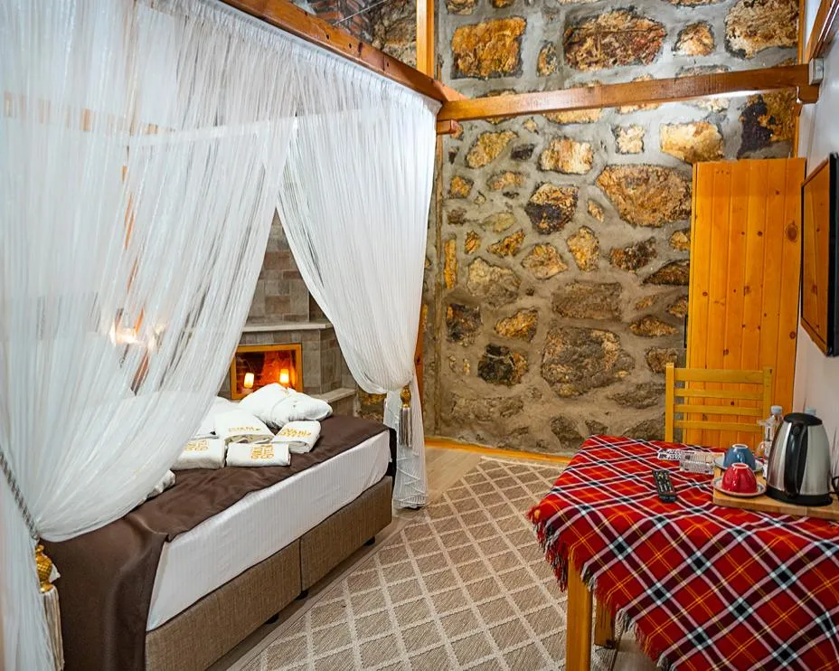 Standart Taş Oda,Bahçe Manzaralı,Balkonsuz