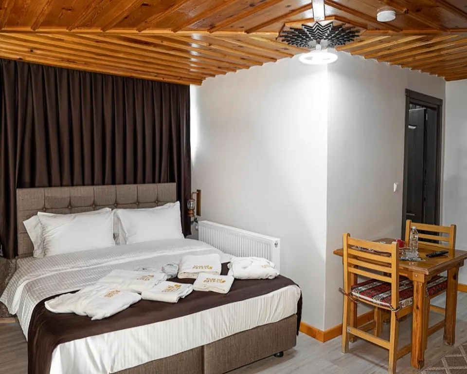 Standart Taş Oda,Bahçe Manzaralı,Balkonsuz