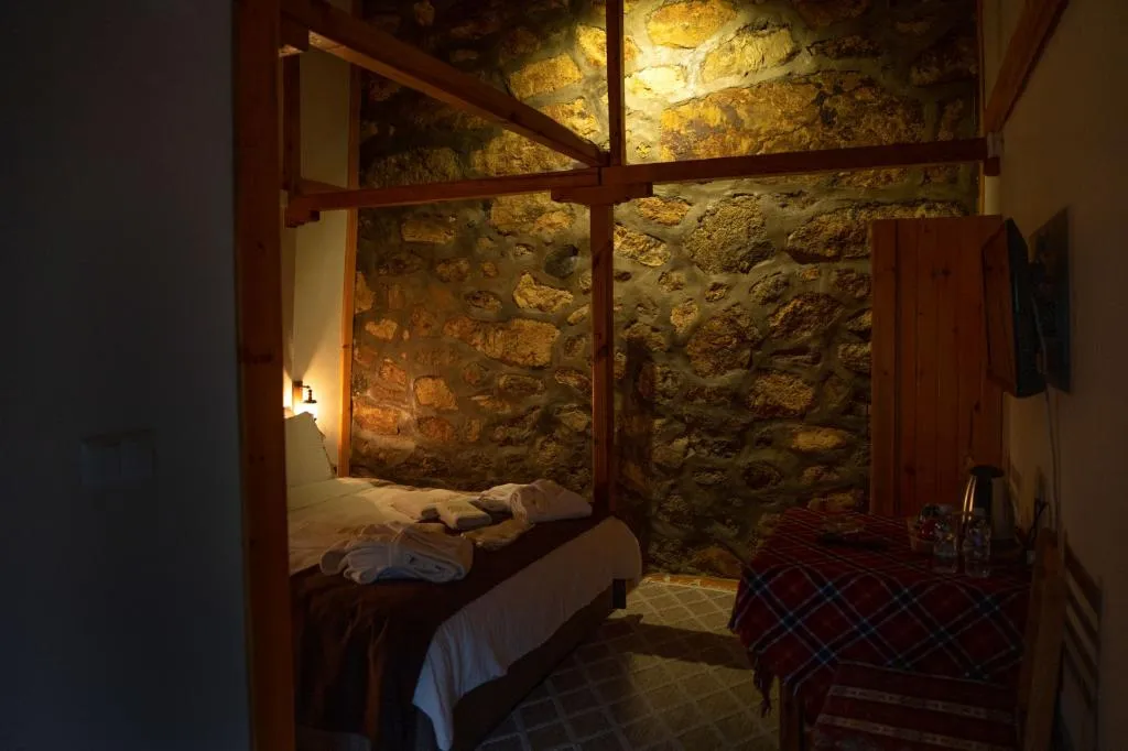 Standart Taş Oda,Bahçe Manzaralı,Balkonsuz