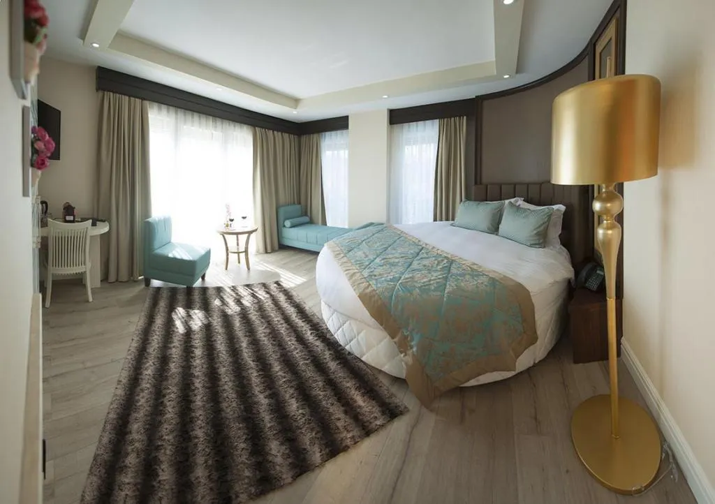 Corner Room,Nehir Manzaralı