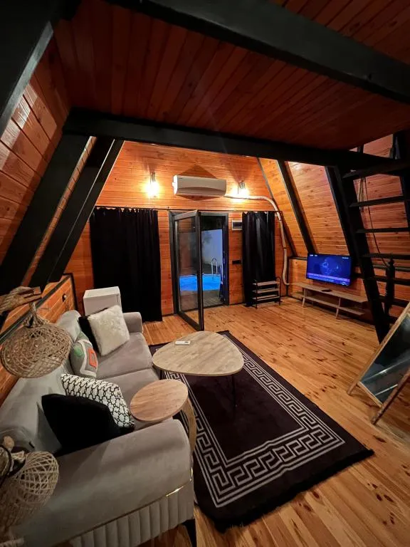 Bungalow,Bahçe Manzaralı,Özel Havuzlu