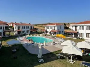Kalanora Hotel