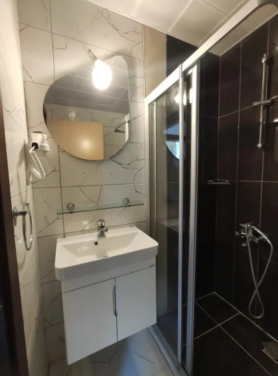 Standart Oda,Kara veya Havuz Manzaralı