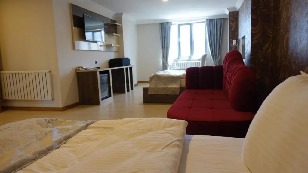 Suite,Dağ Manzaralı