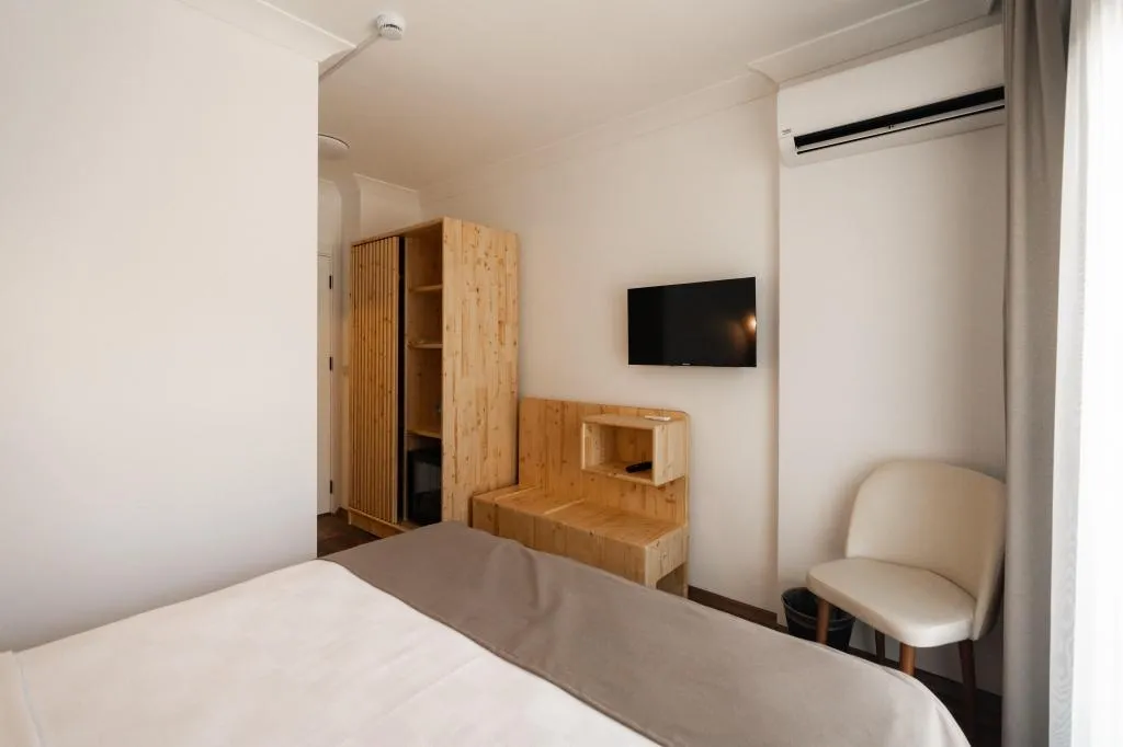 Bahçe Katı Standart - Ön Cephe,Bahçe Manzaralı,Balkonlu