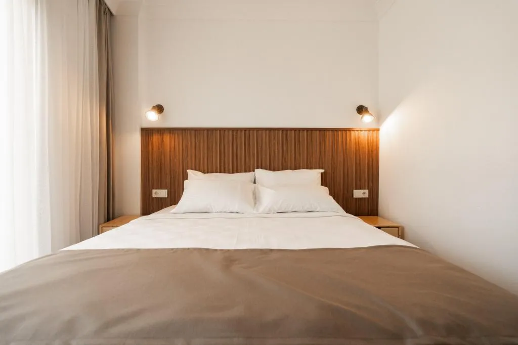 Bahçe Katı Standart - Ön Cephe,Bahçe Manzaralı,Balkonlu