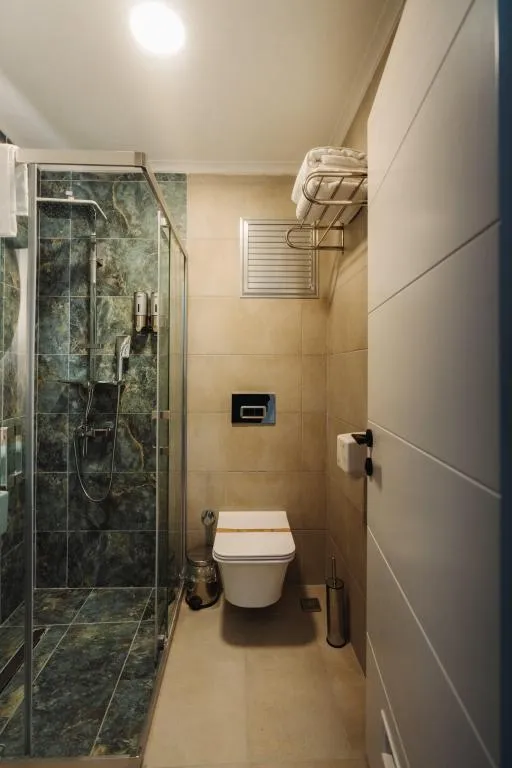 Bahçe Katı Standart - Ön Cephe,Bahçe Manzaralı,Balkonlu