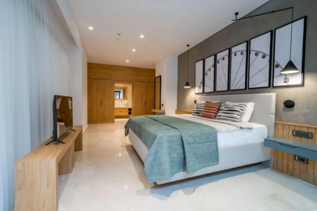 Senior Suite Bahçe Manzaralı, Özel Havuzlu 4 Kişilik