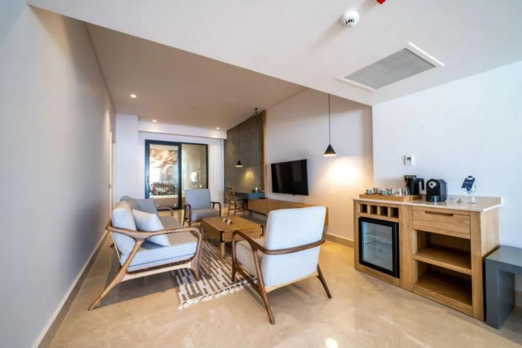 Senior Suite Bahçe Manzaralı, Özel Havuzlu 4 Kişilik