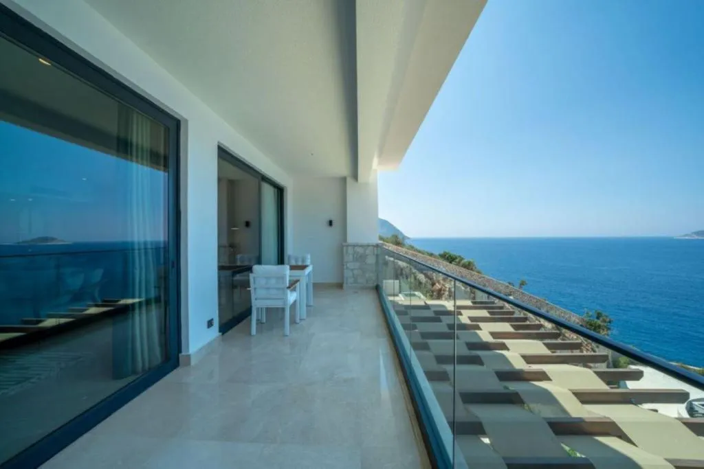 Süperior Deniz Manzaralı Oda