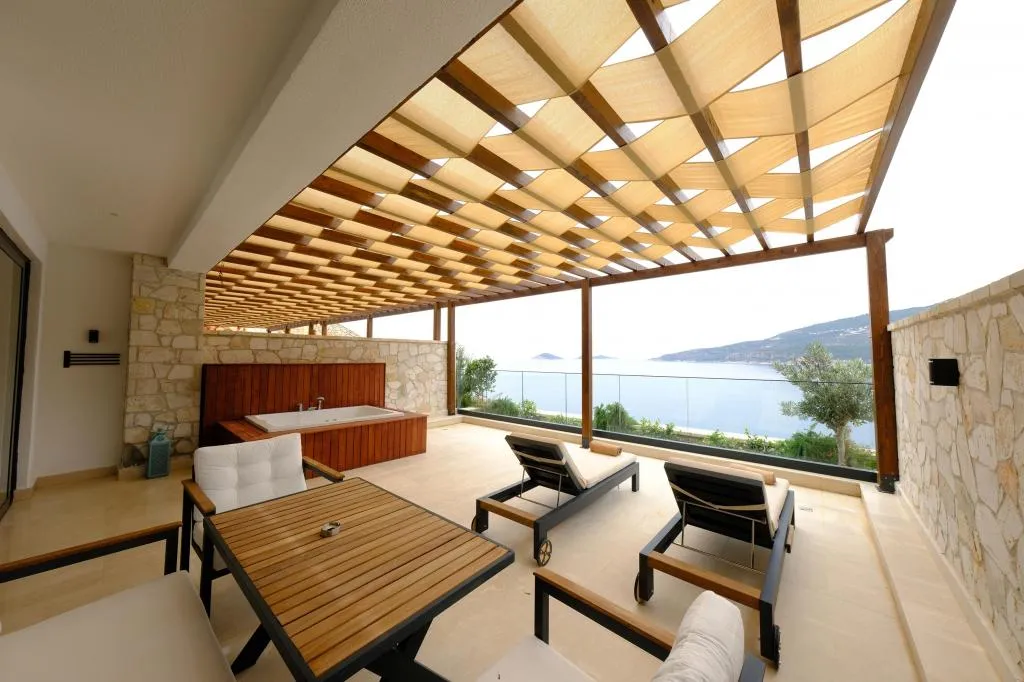 Deluxe Deniz Manzaralı ve Jakuzili Oda