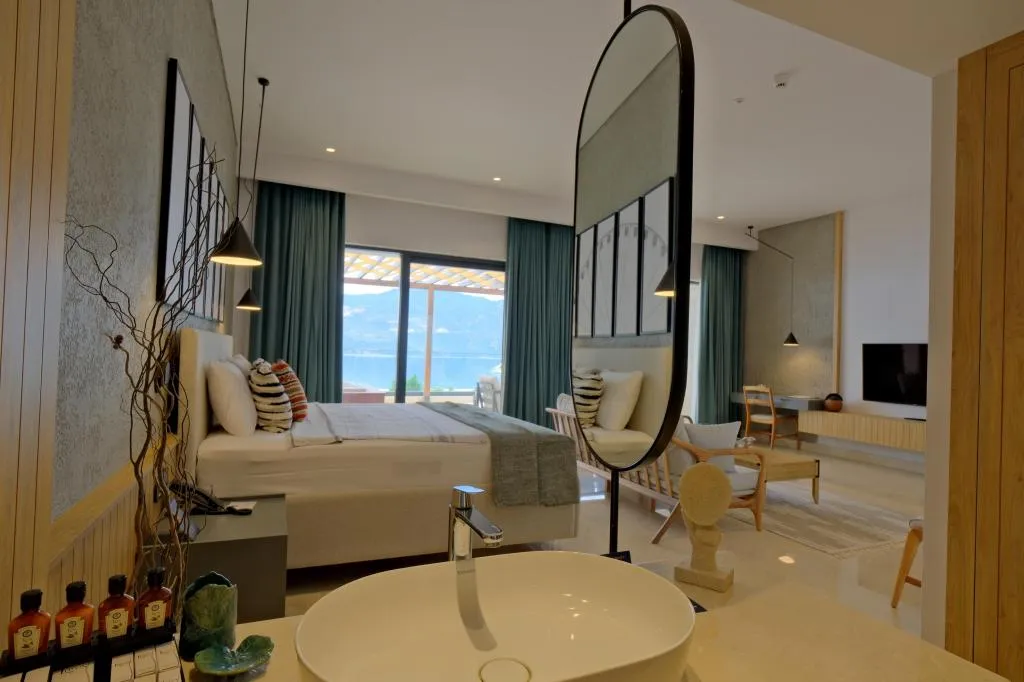 Deluxe Deniz Manzaralı ve Jakuzili Oda