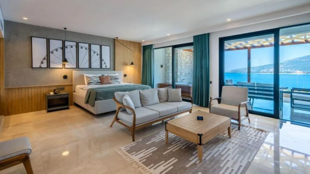 Deluxe Deniz Manzaralı ve Jakuzili Oda