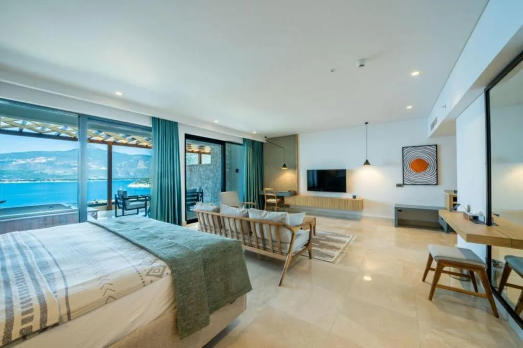 Deluxe Deniz Manzaralı ve Jakuzili Oda