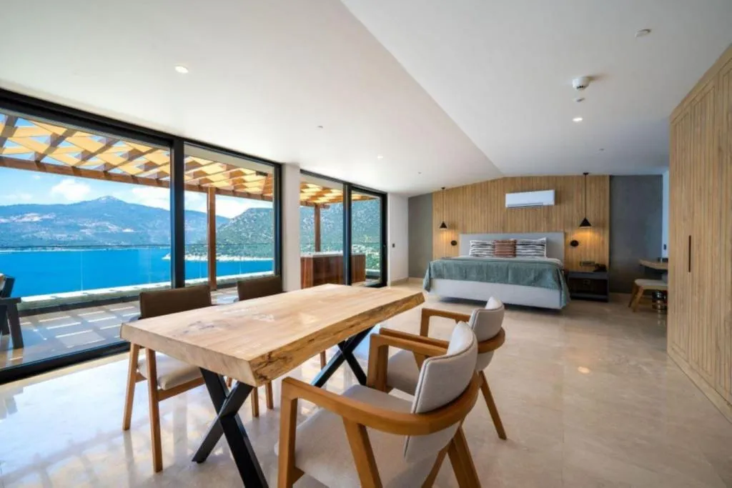 Penthouse Suite, Deniz Manzaralı ve Jakuzili