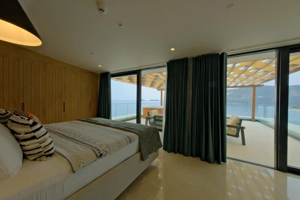 Penthouse Suite, Deniz Manzaralı ve Jakuzili