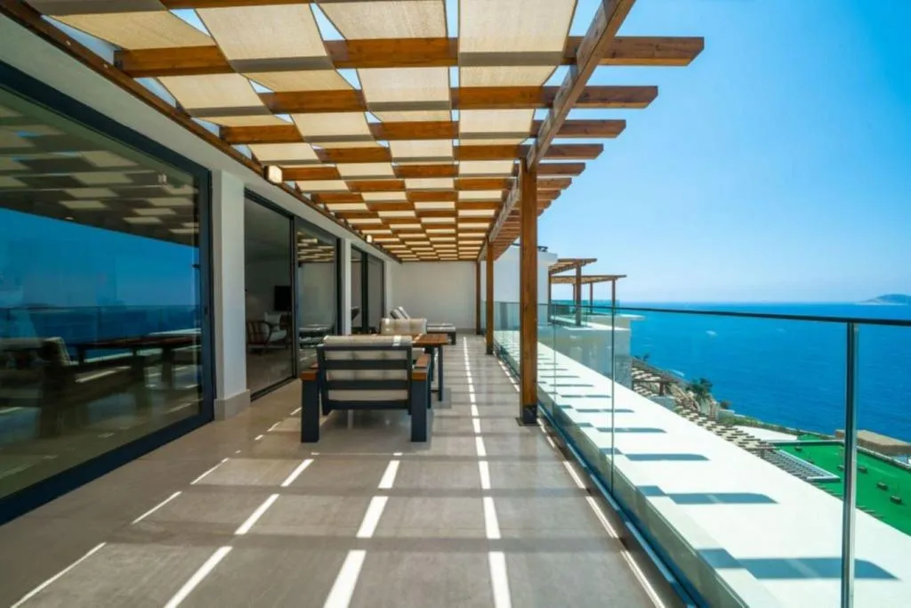 Penthouse Suite, Deniz Manzaralı ve Jakuzili