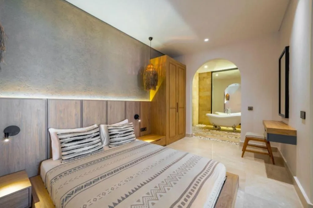 Junior Suite, Deniz Manzaralı ve Özel Havuzlu