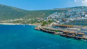 Lures Hotel & Beach Club
