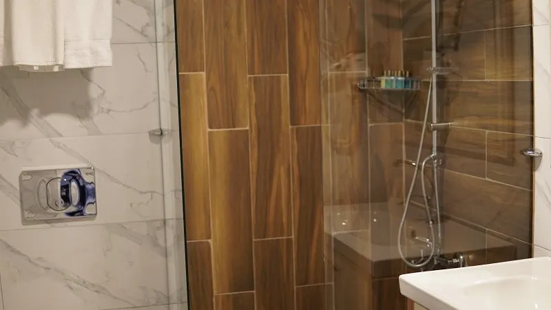 Triple,Şehir Manzaralı