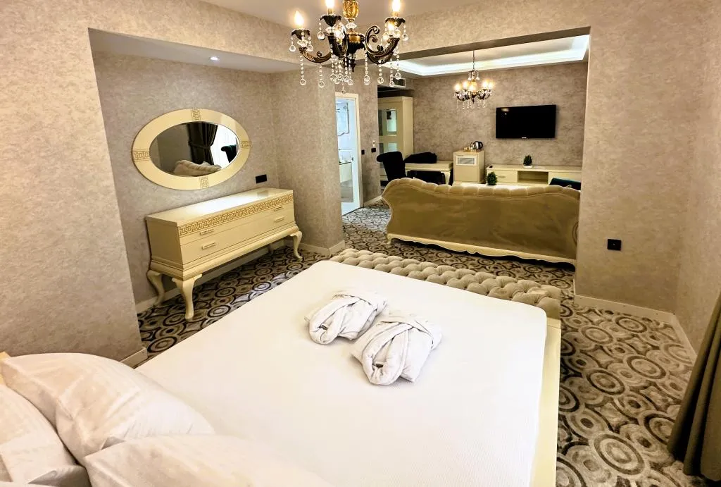 Deluxe Suit,Havuz Manzaralı,Jakuzili