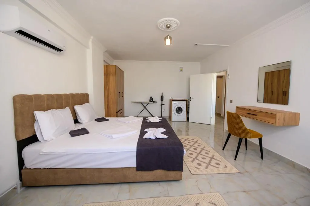 Suite,Park Manzaralı,Balkonlu