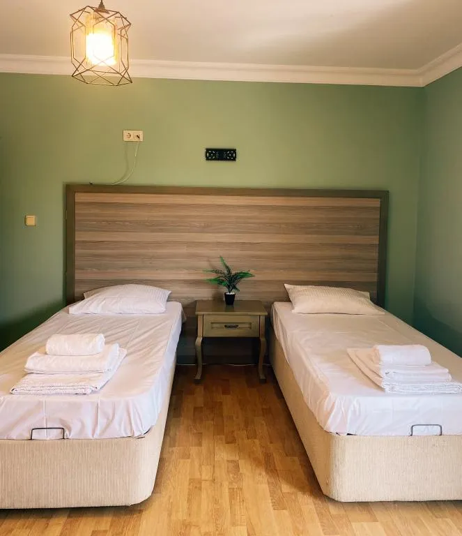 Aile Odası,Havuz ve Bahçe Manzaralı,Balkon veya Teraslı