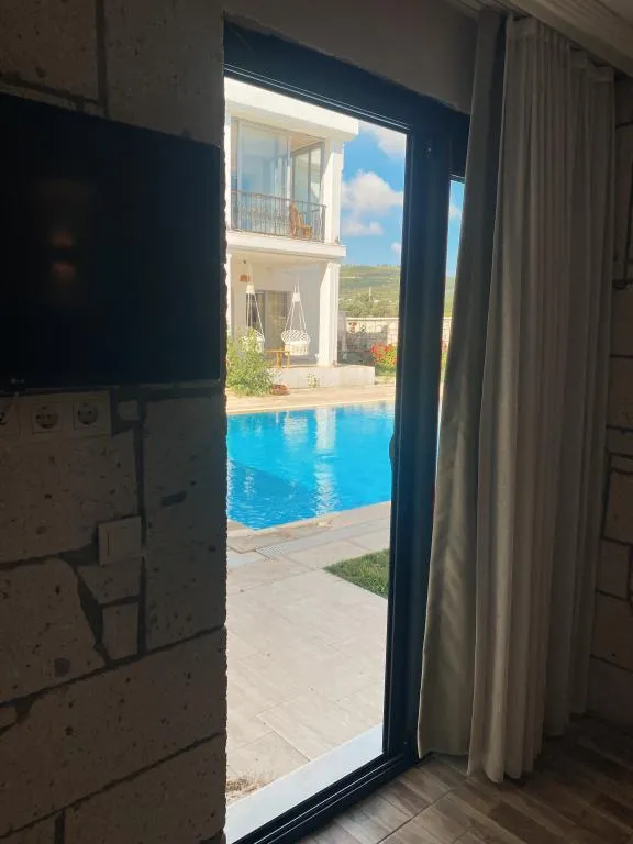 Deluxe Havuz Oda,Havuz veya Bahçe Manzaralı,Verandalı
