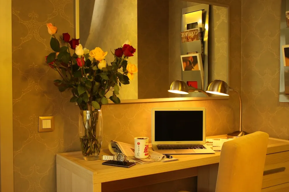 Deluxe Oda, 1 Çift Kişilik Yatak, Sigara İçilebilir