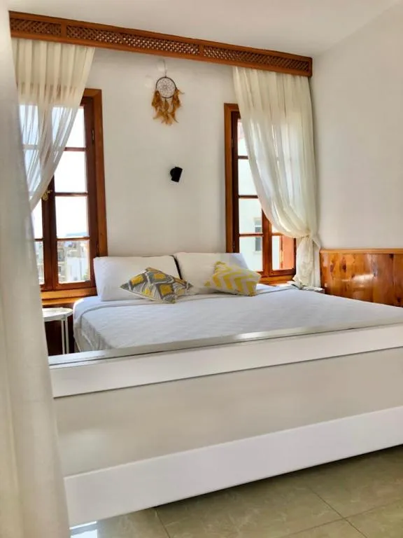 Standart Oda,Kara Manzaralı,Balkonlu