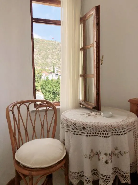 Standart Oda,Kara Manzaralı,Balkonlu