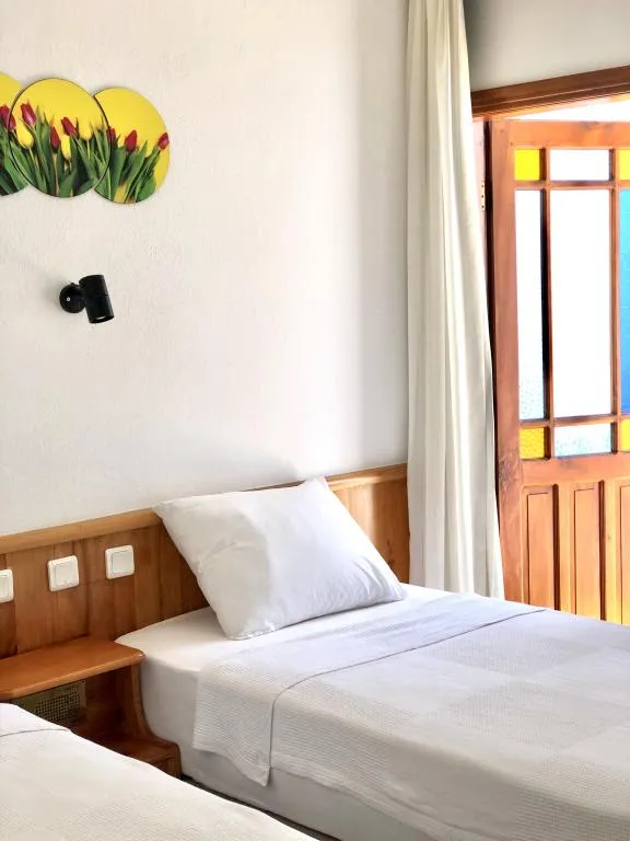 Standart Oda,Kara Manzaralı,Balkonlu