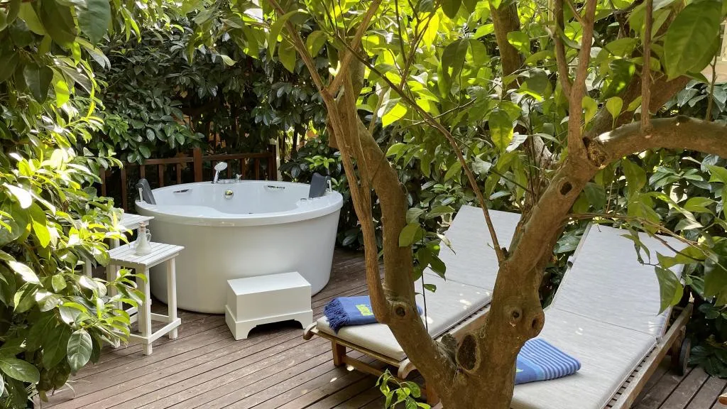 Superior Bungalow Oda,Bahçe Manzaralı,Jakuzili