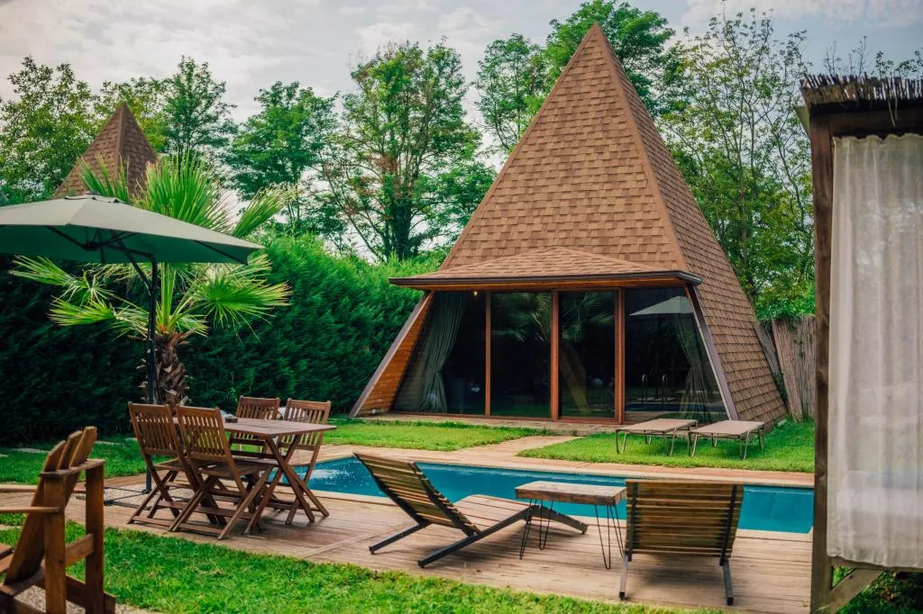 Pyramid Standart 