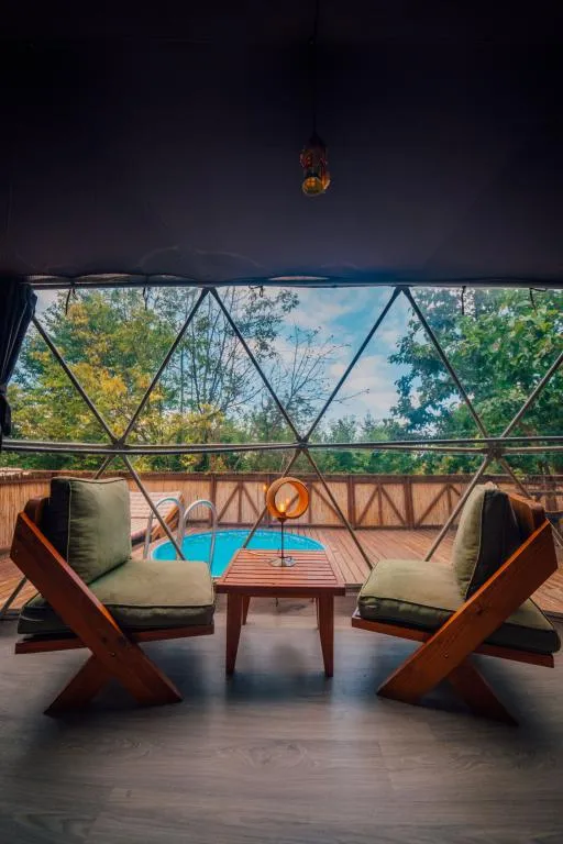 Glamping Suit Dome