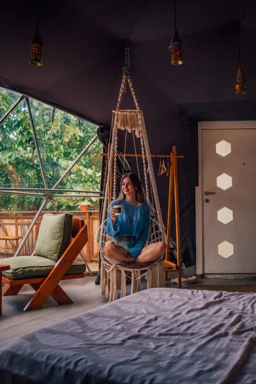 Glamping Suit Dome