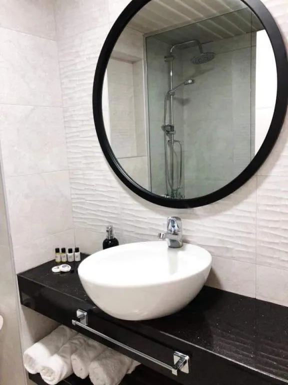 1 KİŞİLİK STANDART ODA HAVUZ VEYA KARA MANZARALI 