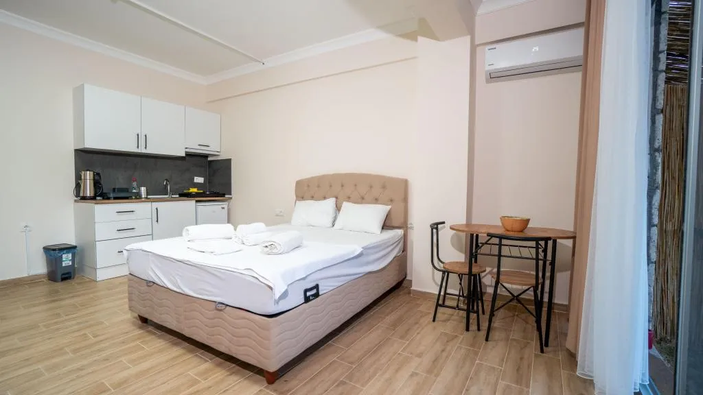 Studio,Bahçe Manzaralı